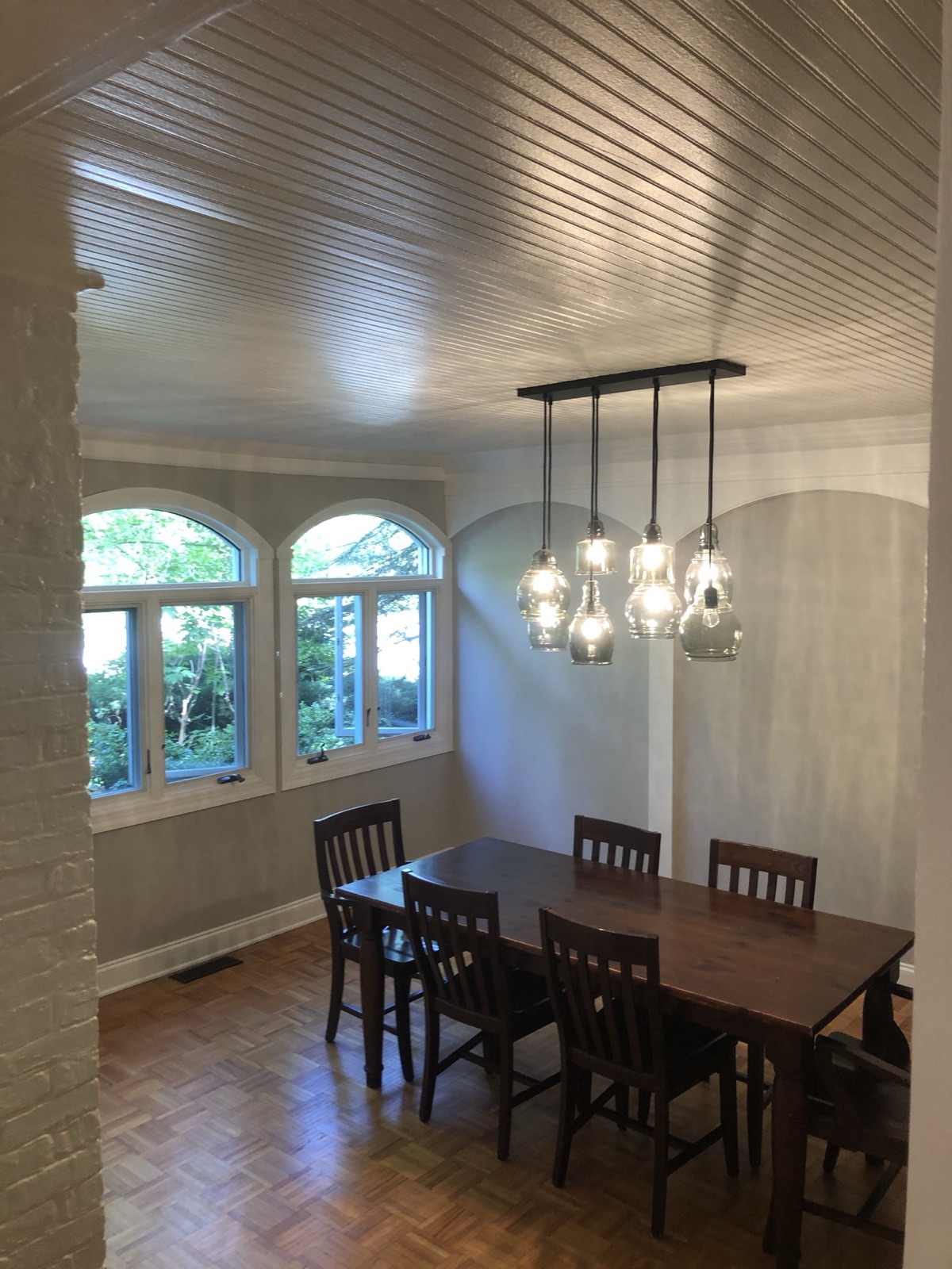 Royal Renovations dining room after finished interior ceiling, wall and trim painting