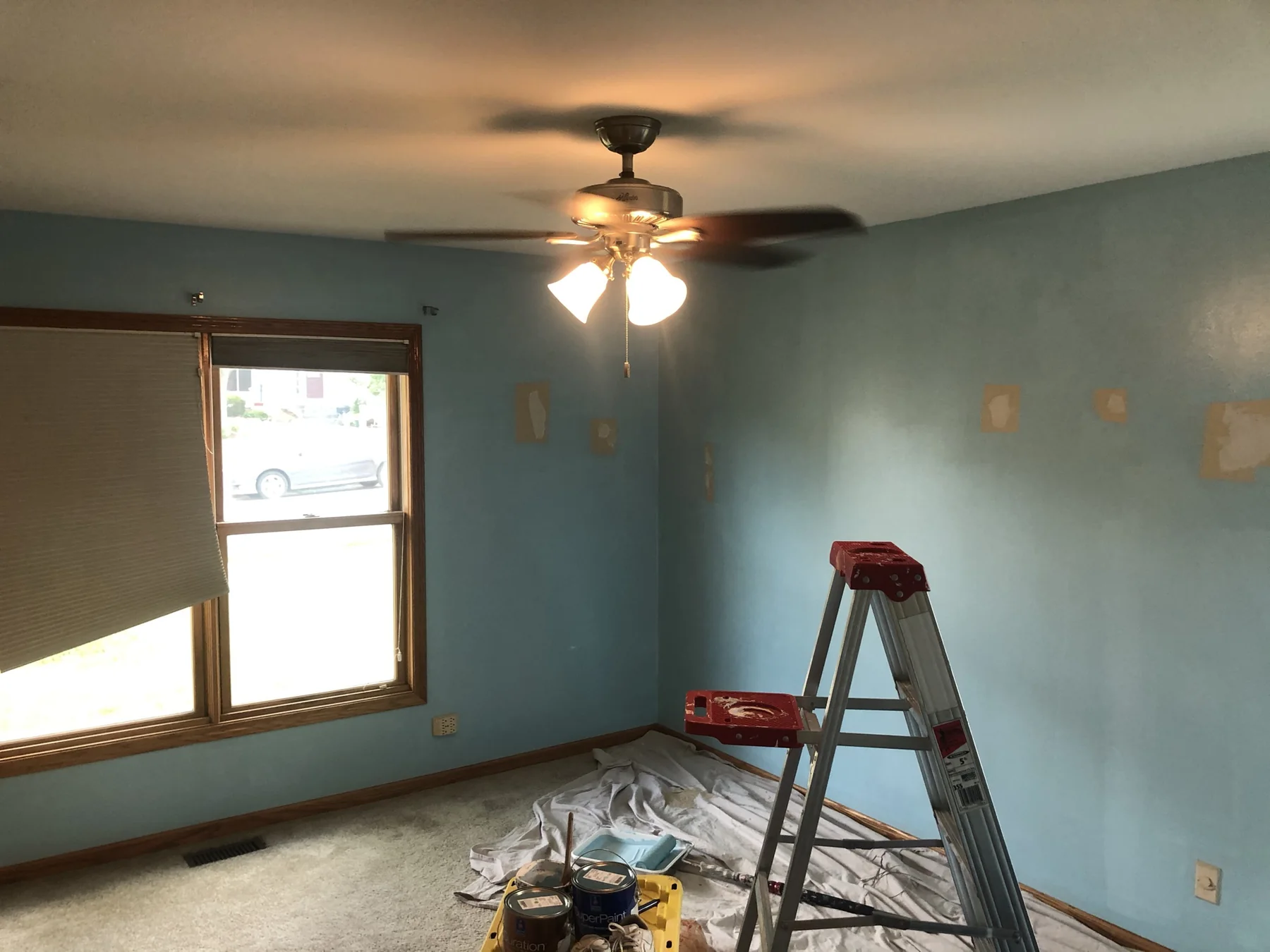 Drywall wall preparation before repainting